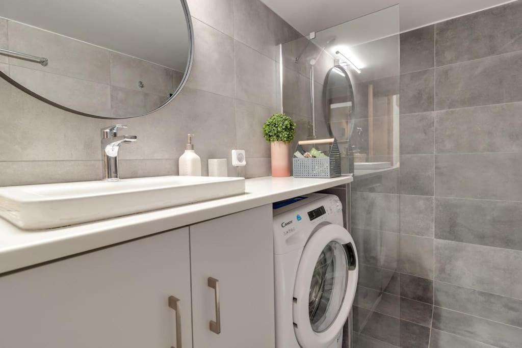 Apartment Deluxe Urban 2br By Nat. Archaelogical Museum Athen