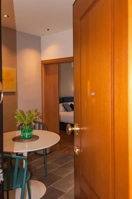 Deluxe Urban 2br By Nat. Archaelogical Museum Apartment