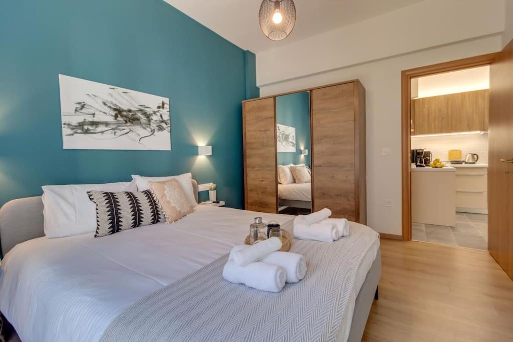 Apartment Deluxe Urban 2br By Nat. Archaelogical Museum *