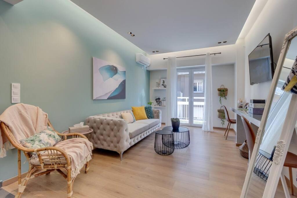 Apartment Deluxe Urban 2br By Nat. Archaelogical Museum *
