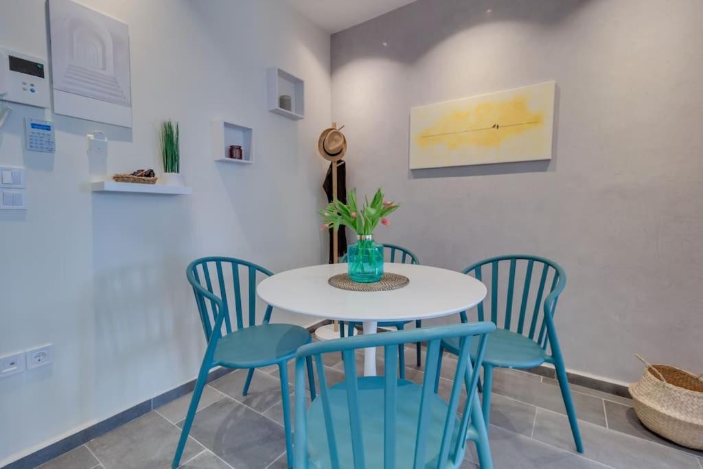 Deluxe Urban 2br By Nat. Archaelogical Museum Apartment *