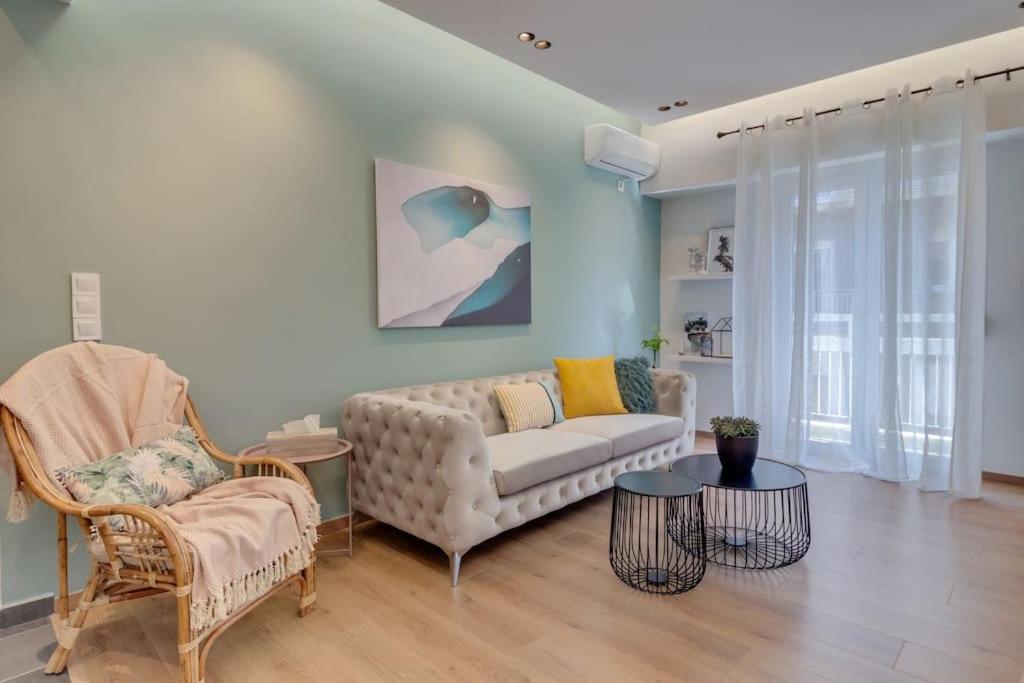 Deluxe Urban 2br By Nat. Archaelogical Museum Apartment