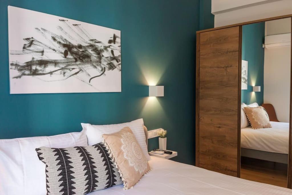 Deluxe Urban 2br By Nat. Archaelogical Museum Apartment